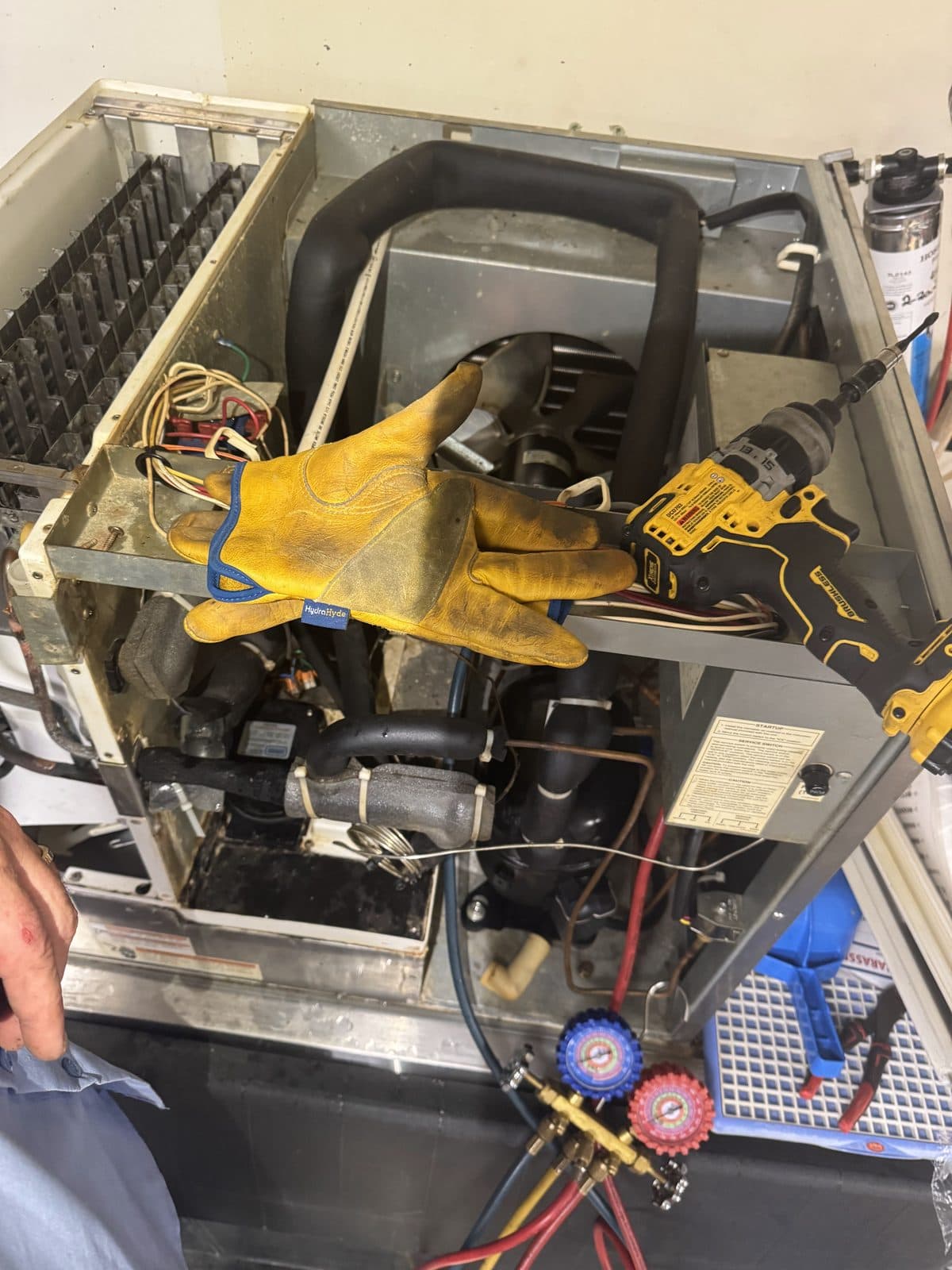 Commercial ice machine service in pensacola beach, FL — ALANSY technicians