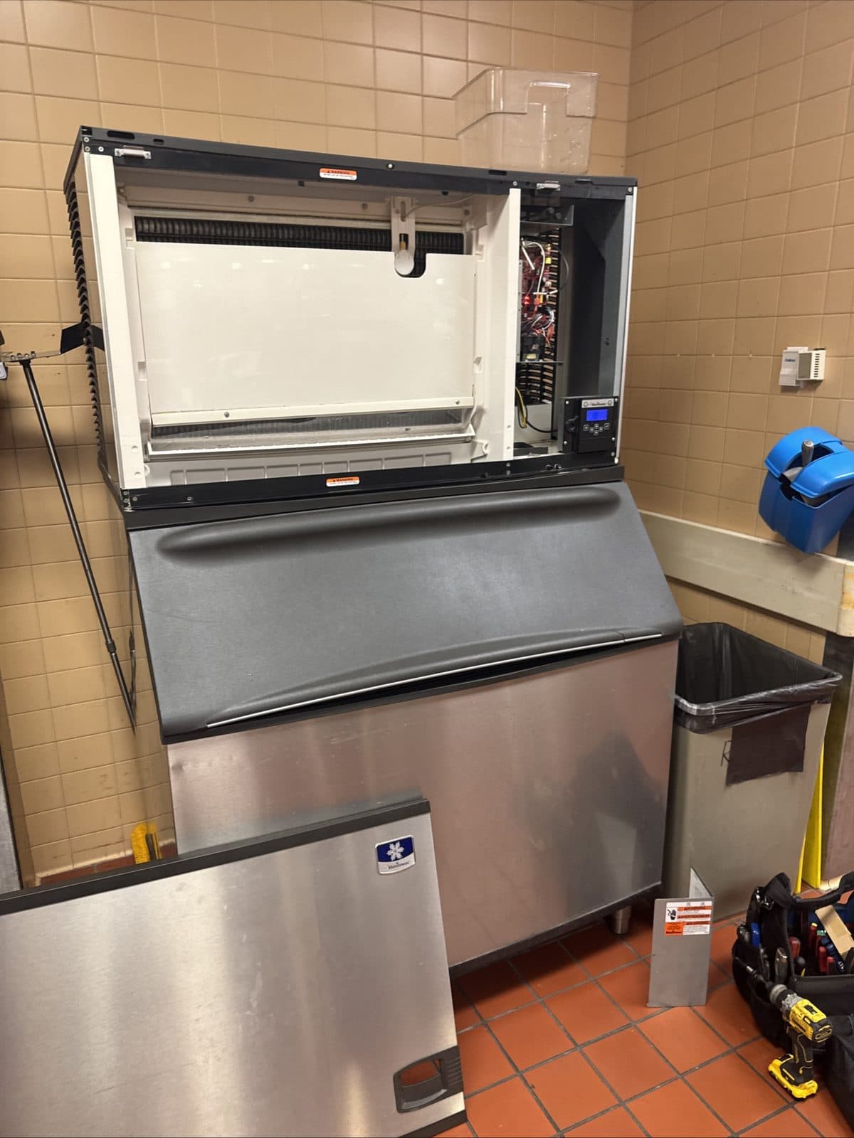 Walk-in cooler repair in pensacola, FL — ALANSY technicians