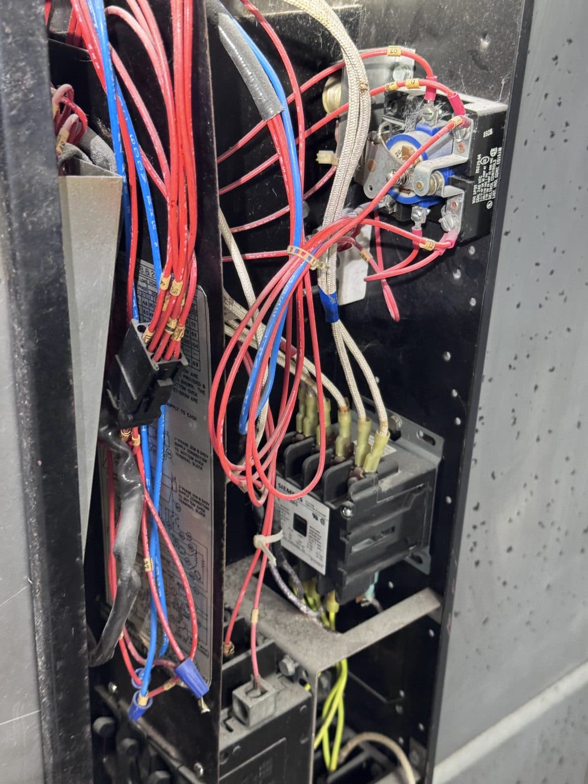 Bar refrigeration repair in pensacola, FL — ALANSY technicians
