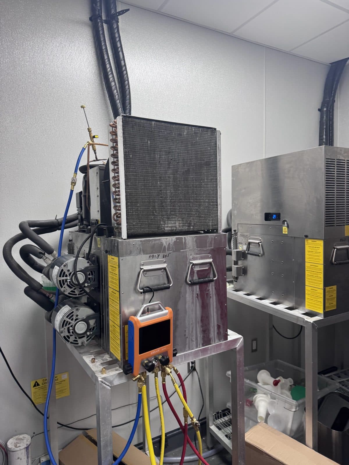 Commercial ice machine service in laundry equipment repair, FL — ALANSY technicians