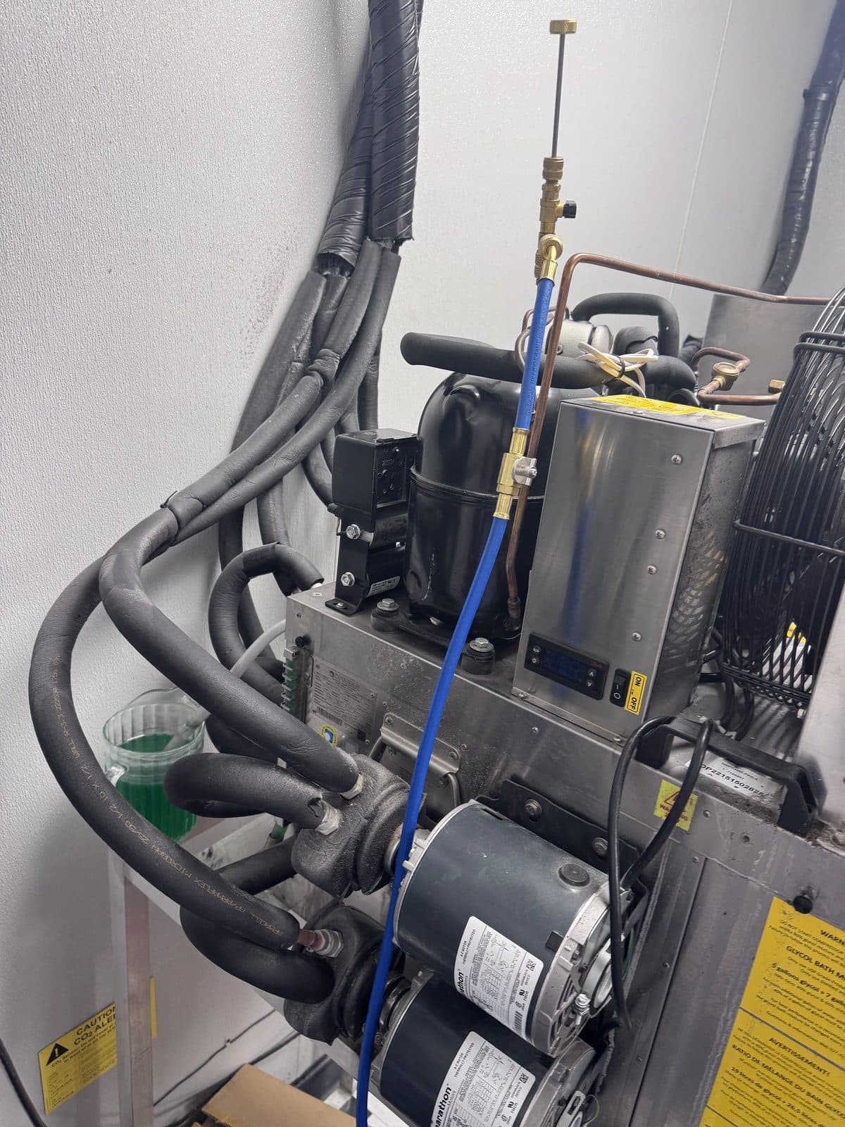 Commercial refrigerator repair in beverage air, FL — ALANSY technicians