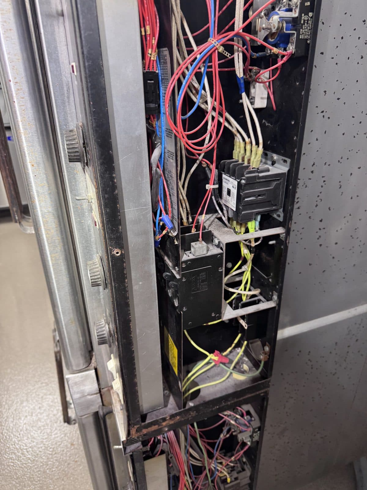 Commercial dishwasher repair in manitowoc, FL — ALANSY technicians