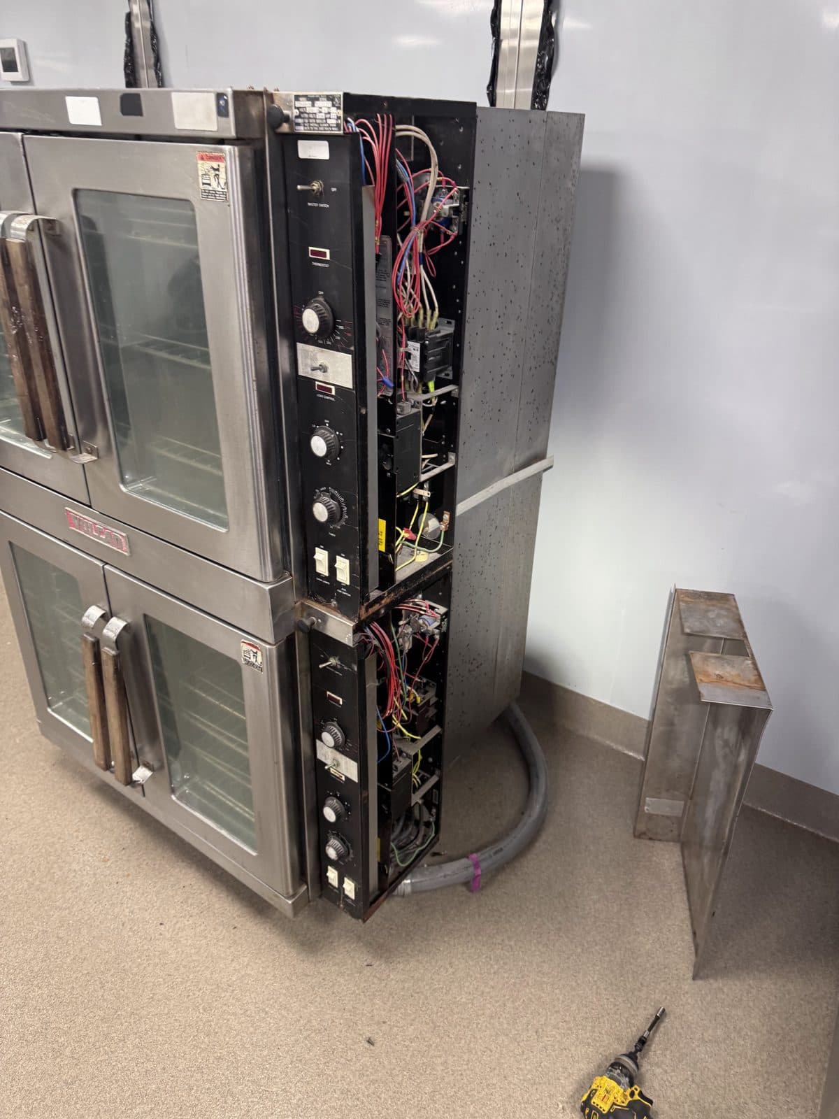Walk-in freezer repair in manitowoc, FL — ALANSY technicians