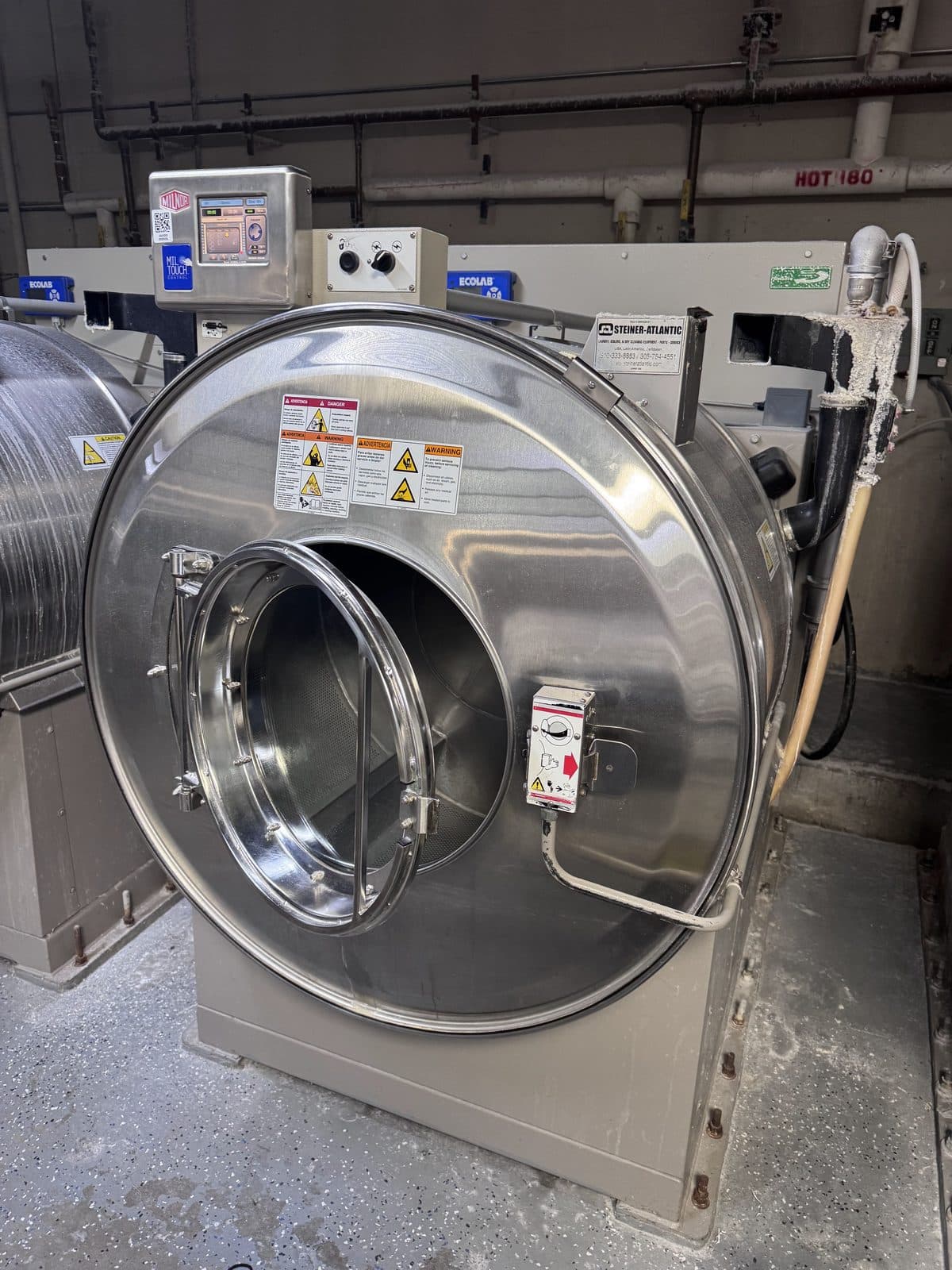 Commercial ice machine service in traulsen, FL — ALANSY technicians