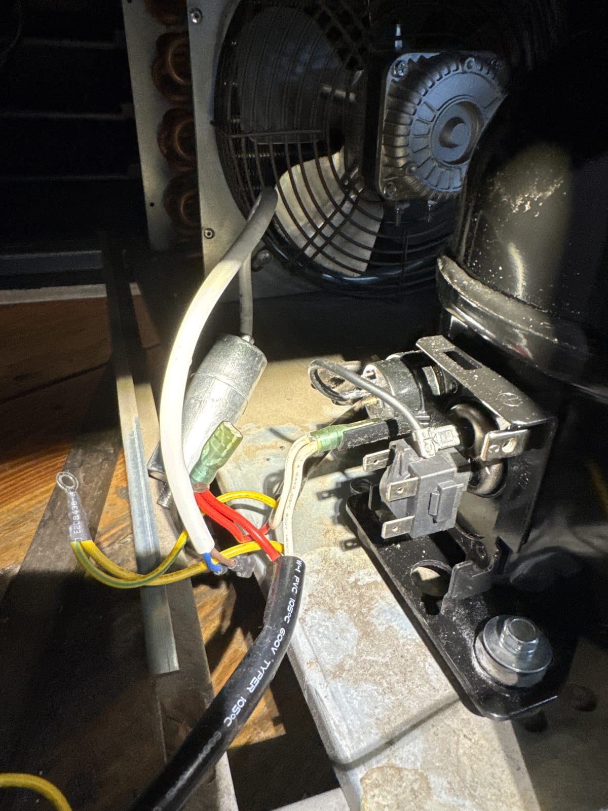 Walk-in freezer repair in restaurant appliance repair, FL — ALANSY technicians